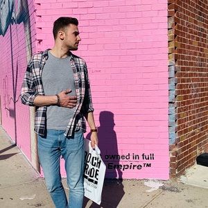 Meet your Posher, Thomas